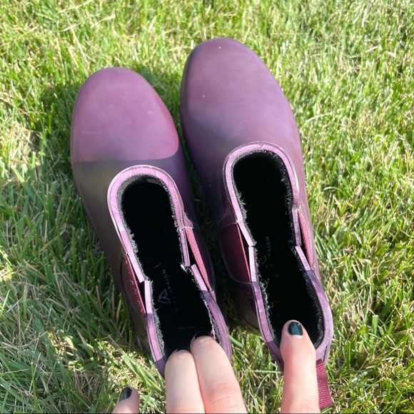 purple ankle rain boots - Picture 4 of 5